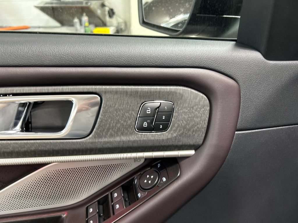 New 2027 Ford Explorer Platinum AWD/4WD image 14