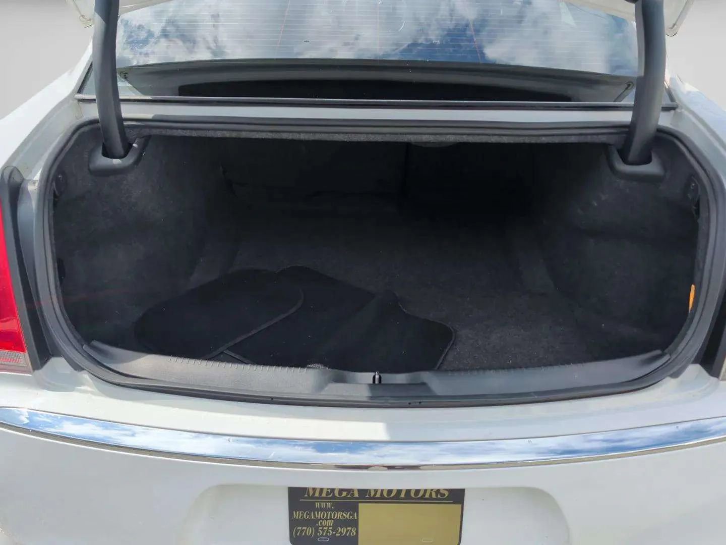 Used 2021 Chrysler 300 Touring w/ Driver Convenience Group image 32