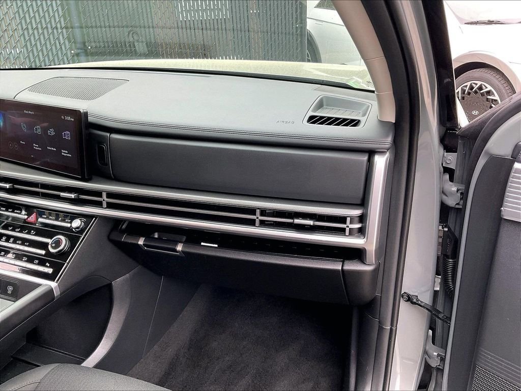 Used 2026 Hyundai Santa Fe SE AWD/4WD image 13