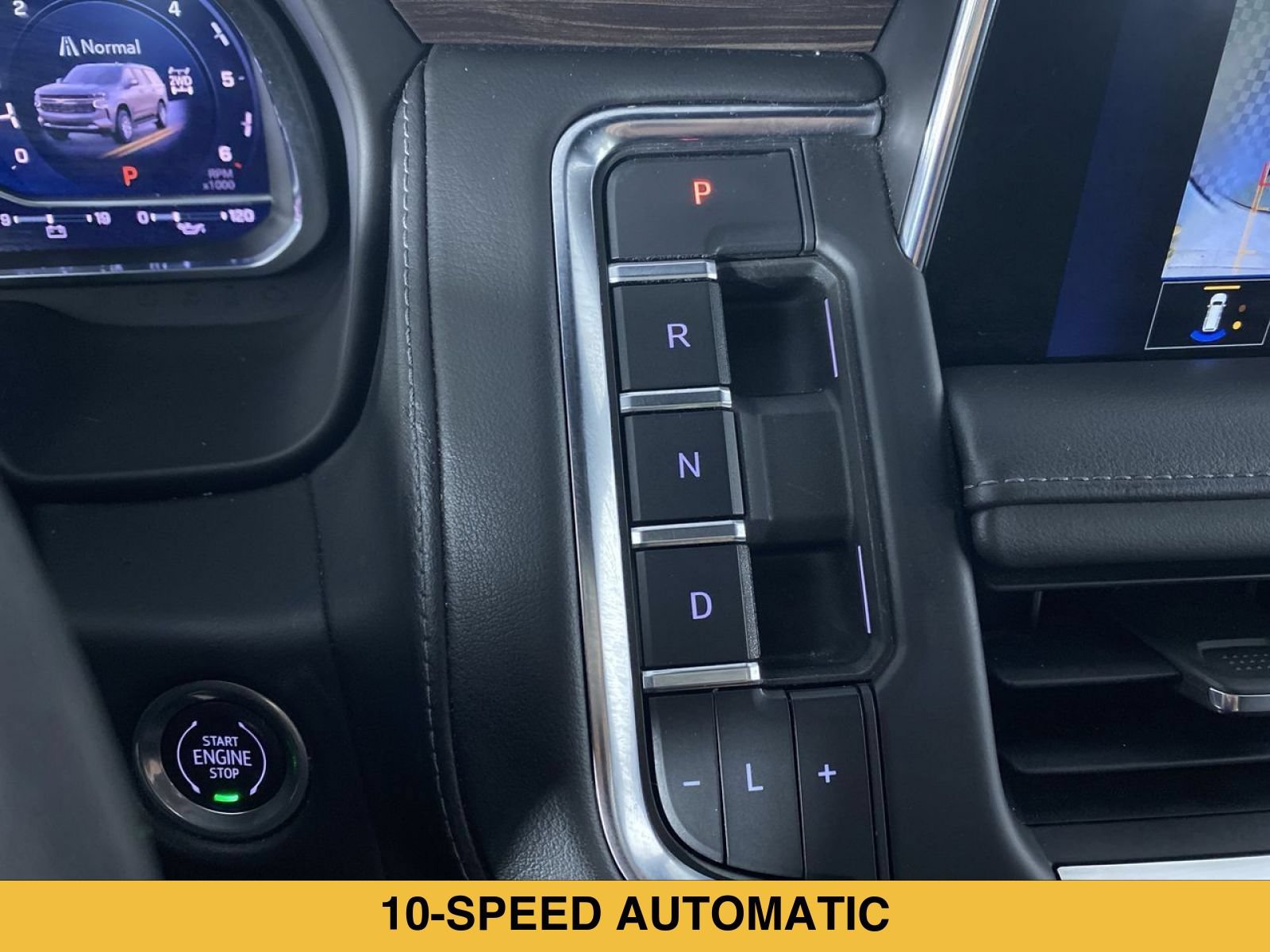 Certified 2022 Chevrolet Suburban LT w/ Luxury Package AWD/4WD image 7