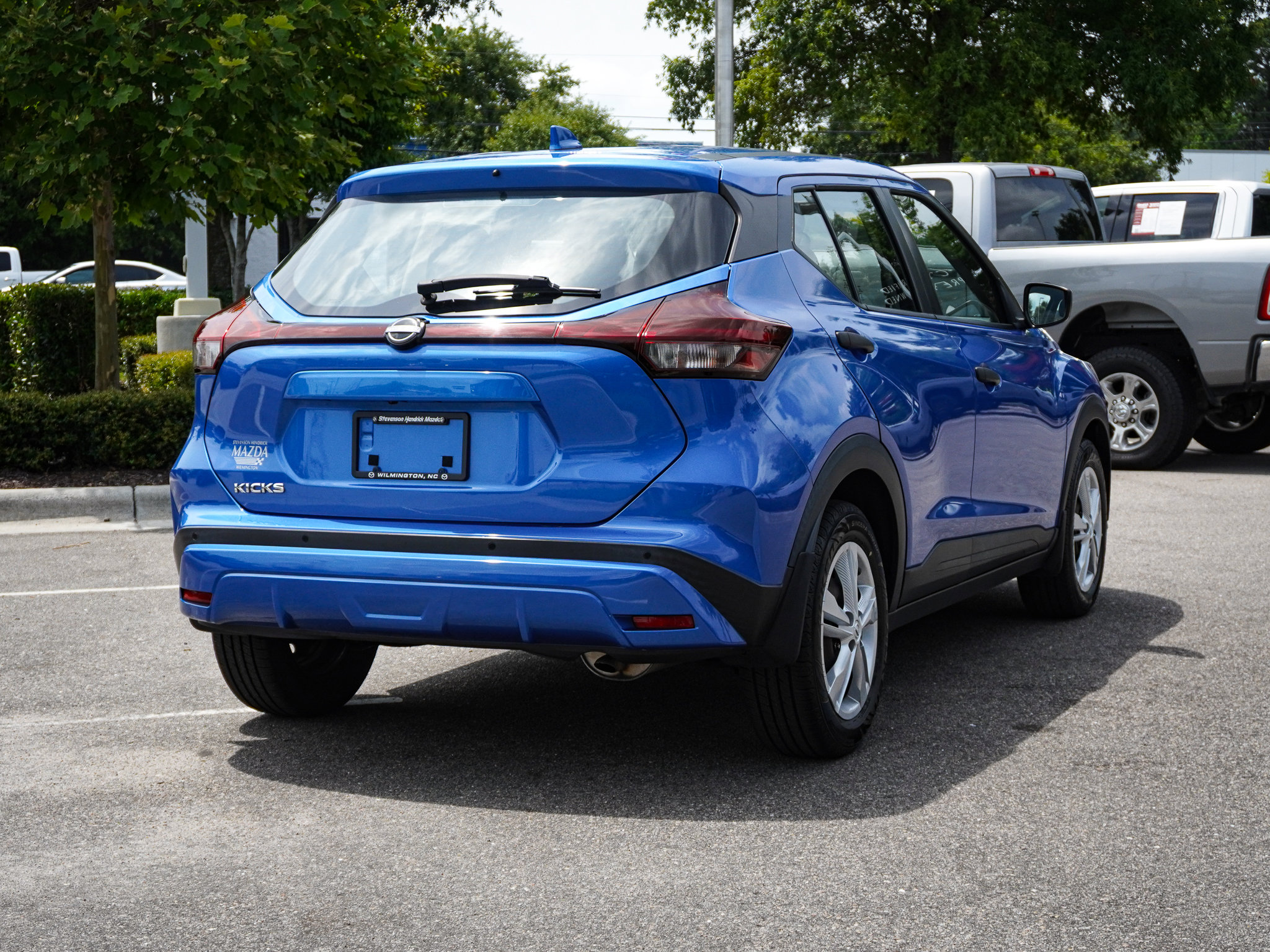Used 2022 Nissan Kicks S FWD image 10