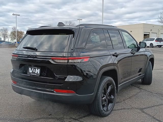 Used 2023 Jeep Grand Cherokee Limited w/ Black Appearance Package AWD/4WD image 29
