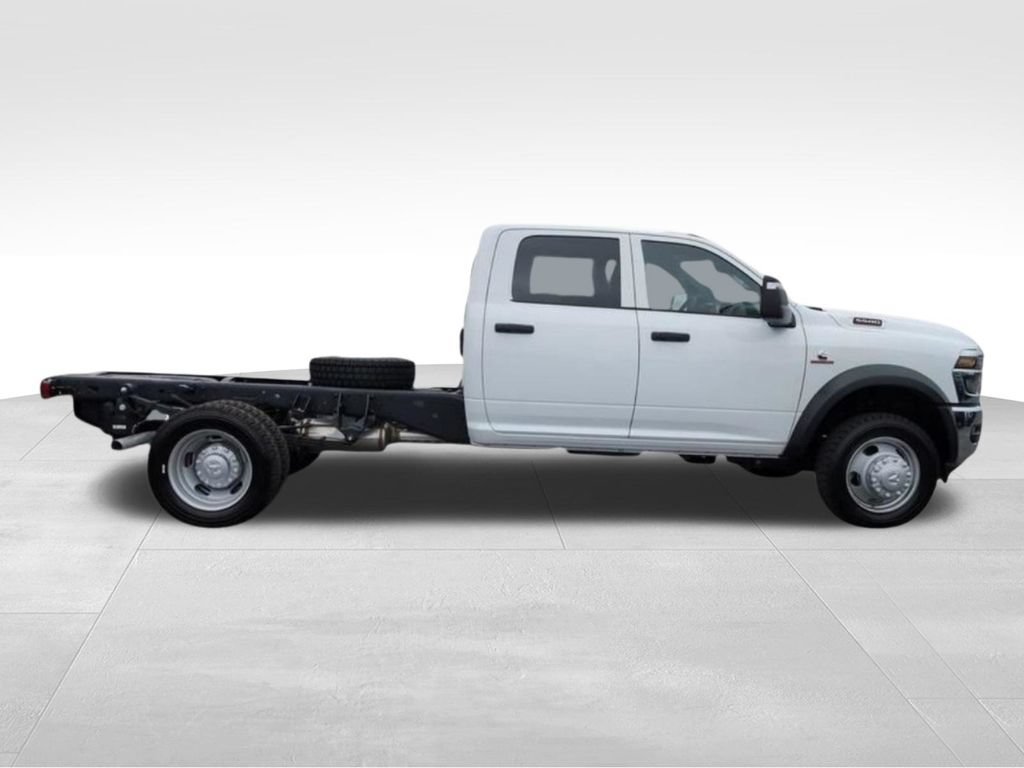 New 2025 RAM 5500 Tradesman w/ Safety Group AWD/4WD image 6