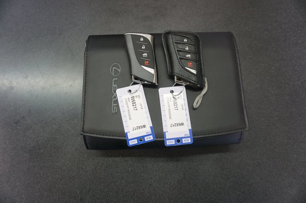 Used 2024 Lexus LS 500 RWD image 17