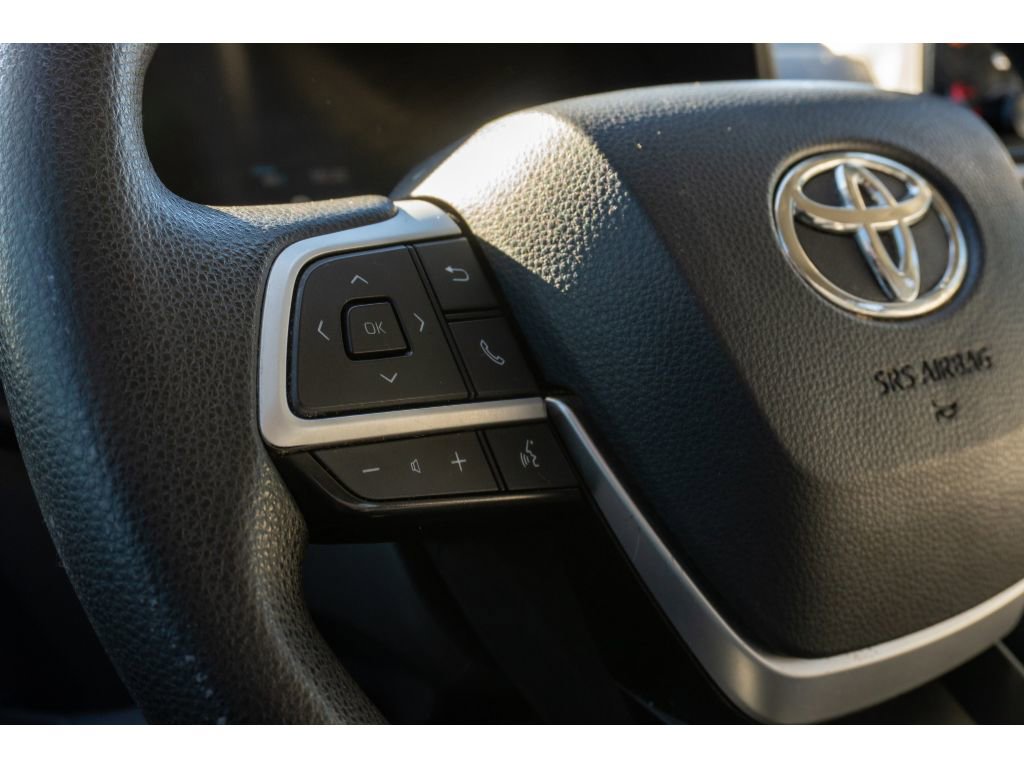 Used 2021 Toyota Sienna LE image 25