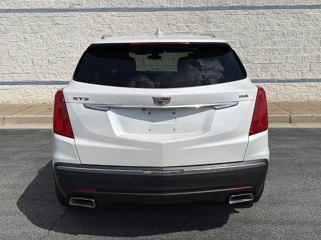 Used 2017 Cadillac XT5 Luxury w/ Driver Awareness Package FWD image 6