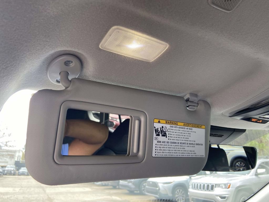 Used 2025 Toyota Corolla Cross LE image 29