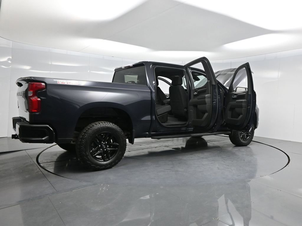 Used 2024 Chevrolet Silverado 1500 LT Trail Boss w/ LPO, Dark Essentials Package image 4