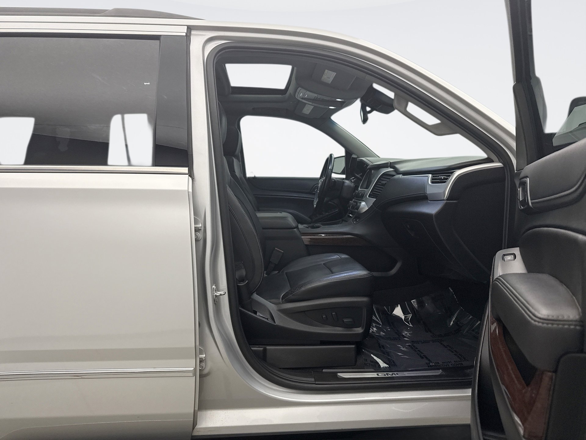 Used 2019 GMC Yukon SLT w/ Premium Edition AWD/4WD image 18