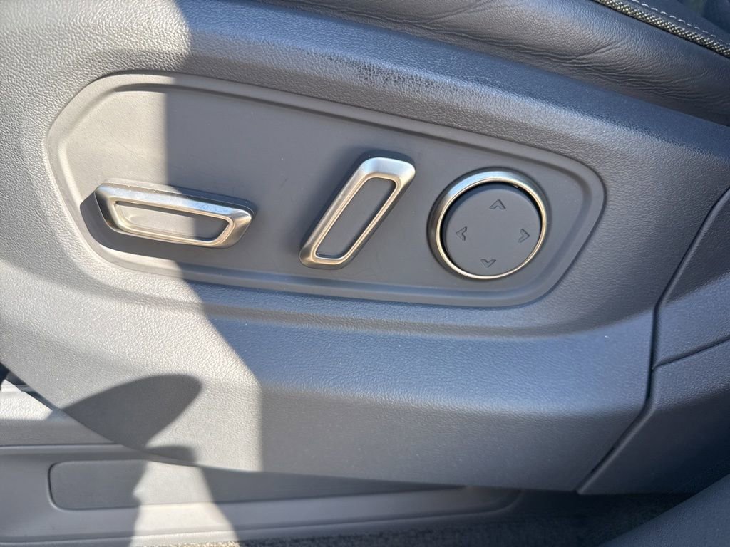 Used 2022 Rivian R1T Adventure image 11