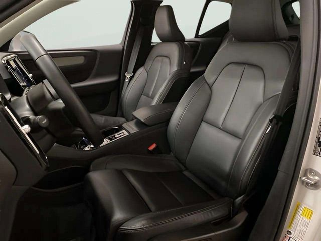 Used 2025 Volvo XC40 B5 Plus image 64