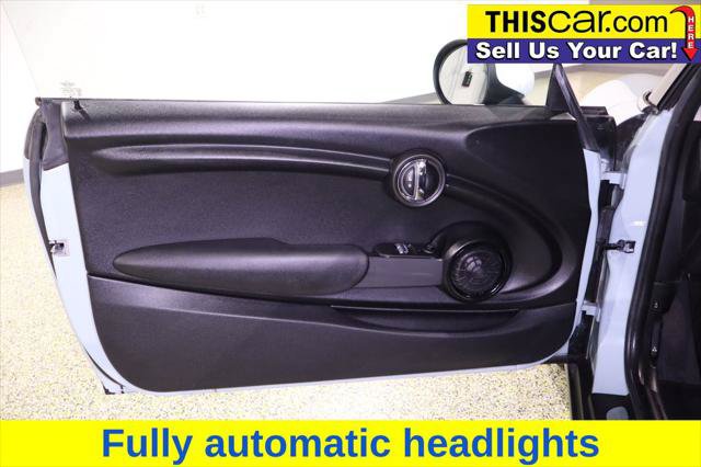Used 2018 MINI Cooper 2-Door Hardtop FWD image 27