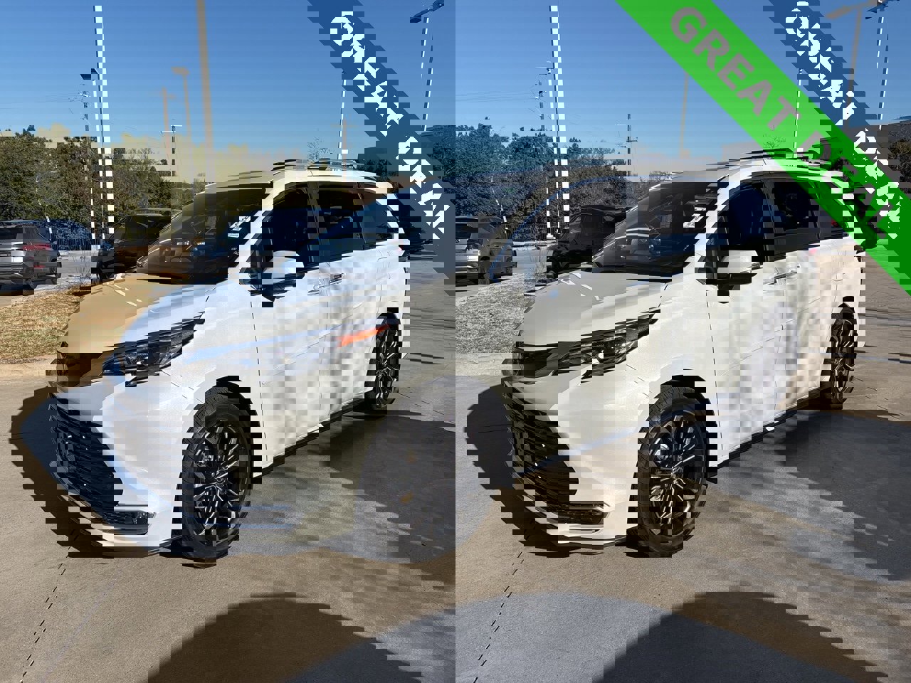 Used 2025 Toyota Sienna Platinum