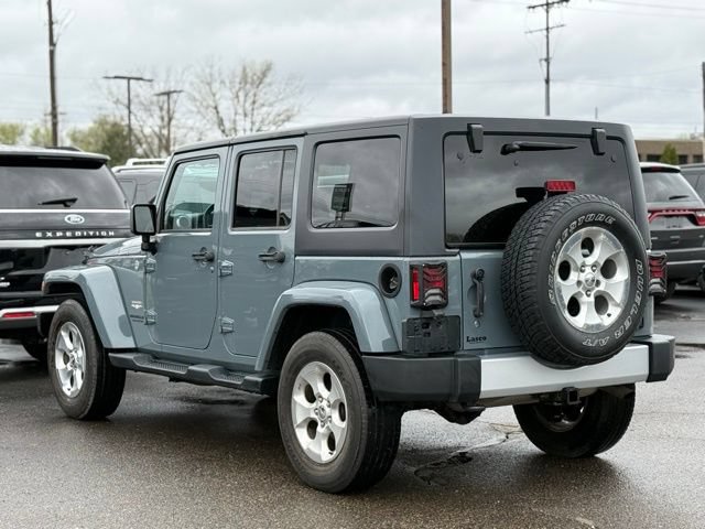 Used 2015 Jeep Wrangler Unlimited Sahara w/ Dual Top Group AWD/4WD image 37