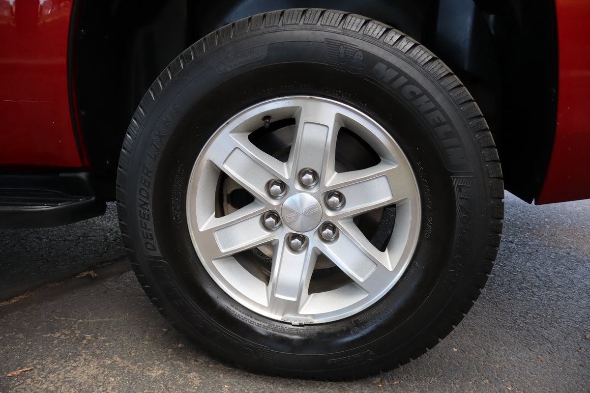 Used 2013 GMC Yukon SLT w/ SLT-2 Equipment Package AWD/4WD image 42