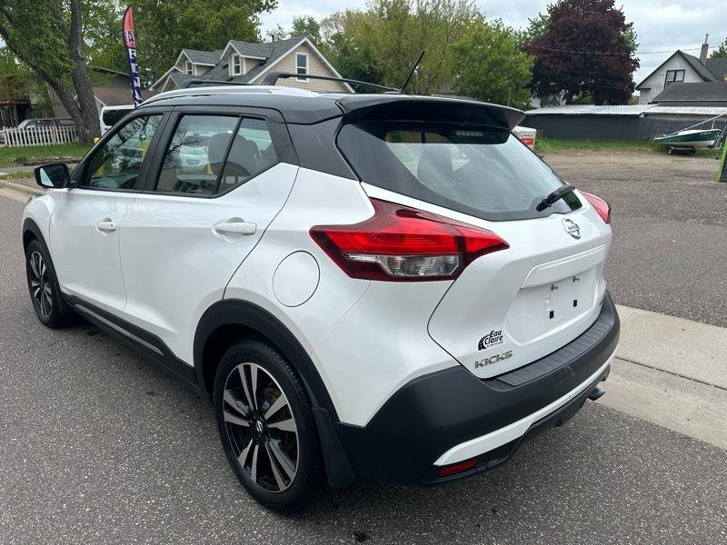 Used 2019 Nissan Kicks SR w/ SR Premium Package FWD image 8