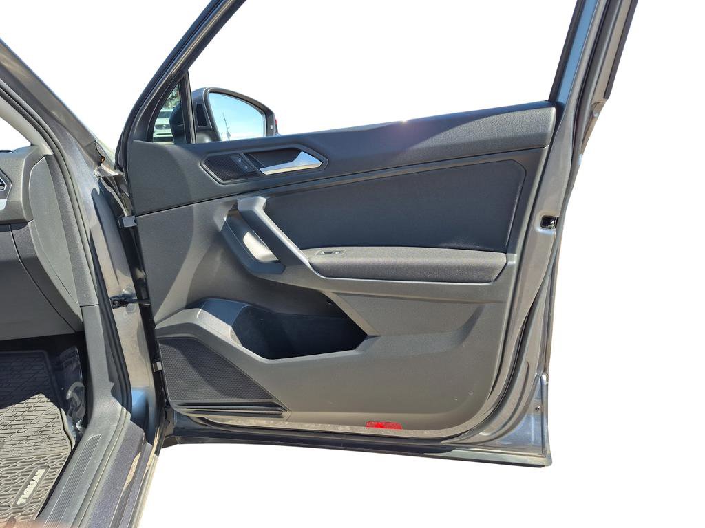 Used 2021 Volkswagen Tiguan S image 30