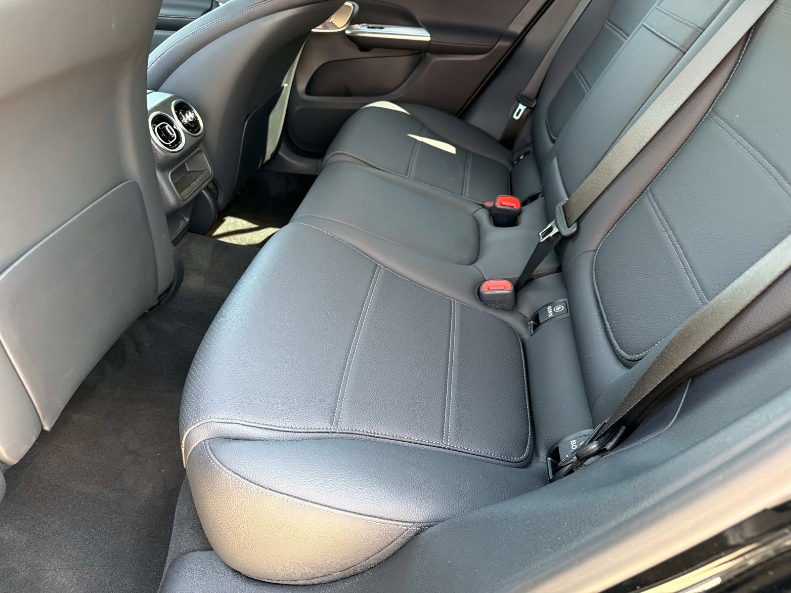 Used 2026 Mercedes-Benz GLC 300 image 13