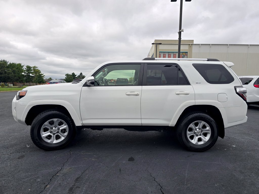 Used 2023 Toyota 4Runner SR5 Premium w/ Moonroof Package AWD/4WD image 5