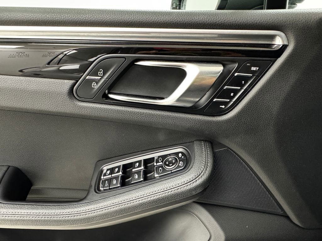 Used 2019 Porsche Macan image 26