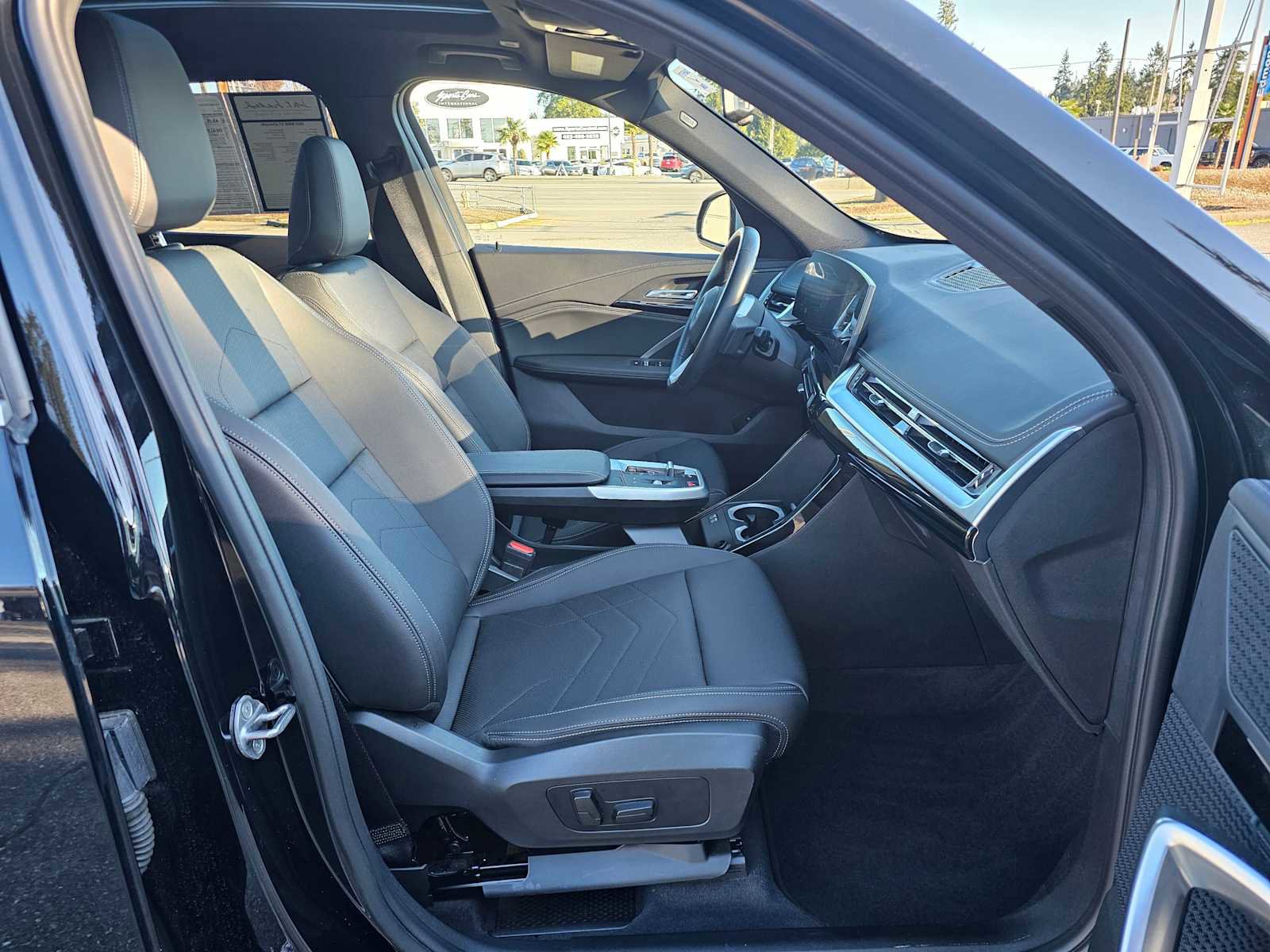 Used 2023 BMW X1 xDrive28i w/ Convenience Package image 11