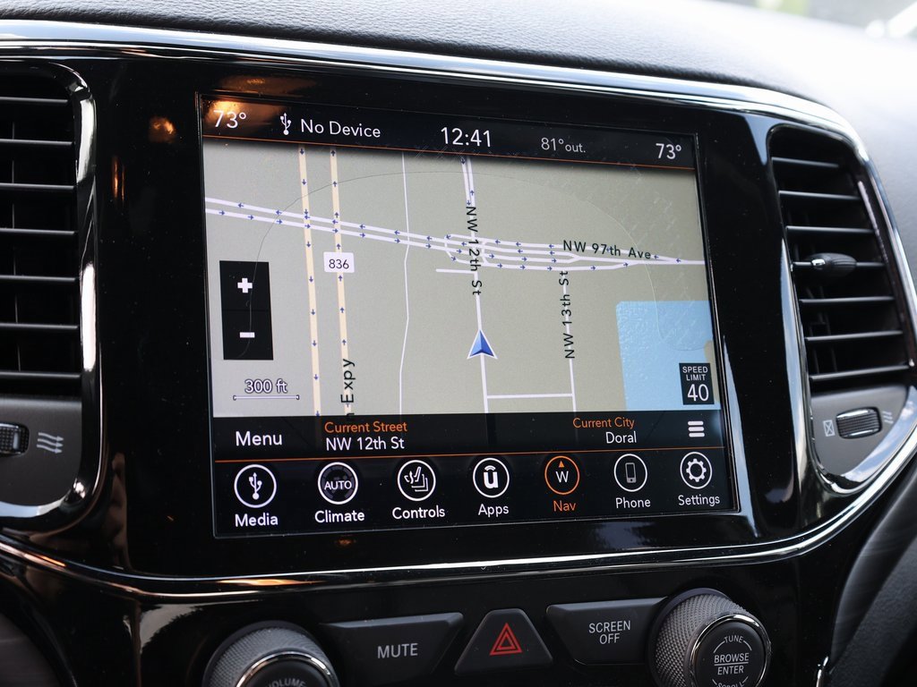 Used 2021 Jeep Grand Cherokee Laredo X image 29