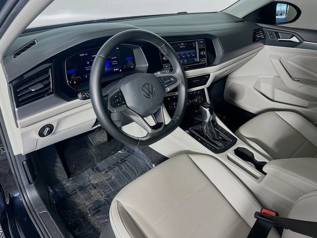 Used 2023 Volkswagen Jetta SE w/ Panoramic Sunroof Package FWD image 11