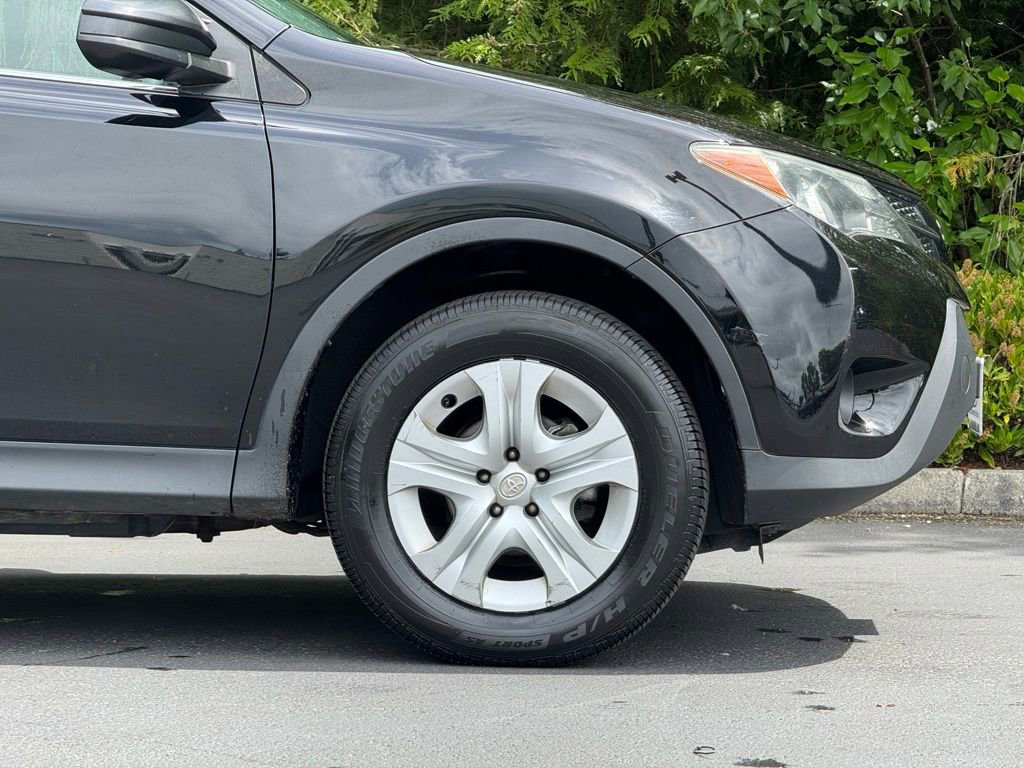 Used 2014 Toyota RAV4 LE AWD/4WD image 25