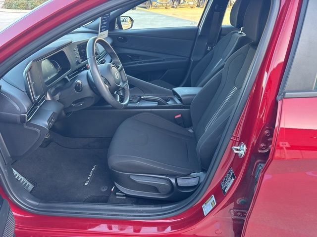 Certified 2025 Hyundai Elantra Sport image 13