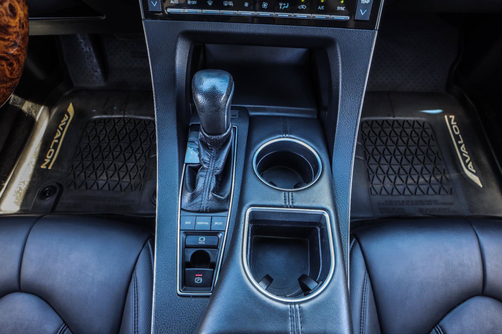 Used 2019 Toyota Avalon XLE w/ Moonroof Package FWD image 35