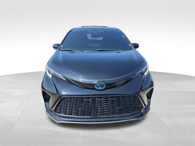 Used 2025 Toyota Sienna XSE w/ XSE Plus Package AWD/4WD image 8