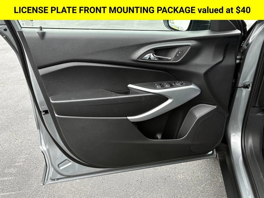 New 2026 Chevrolet Trax RS FWD image 3