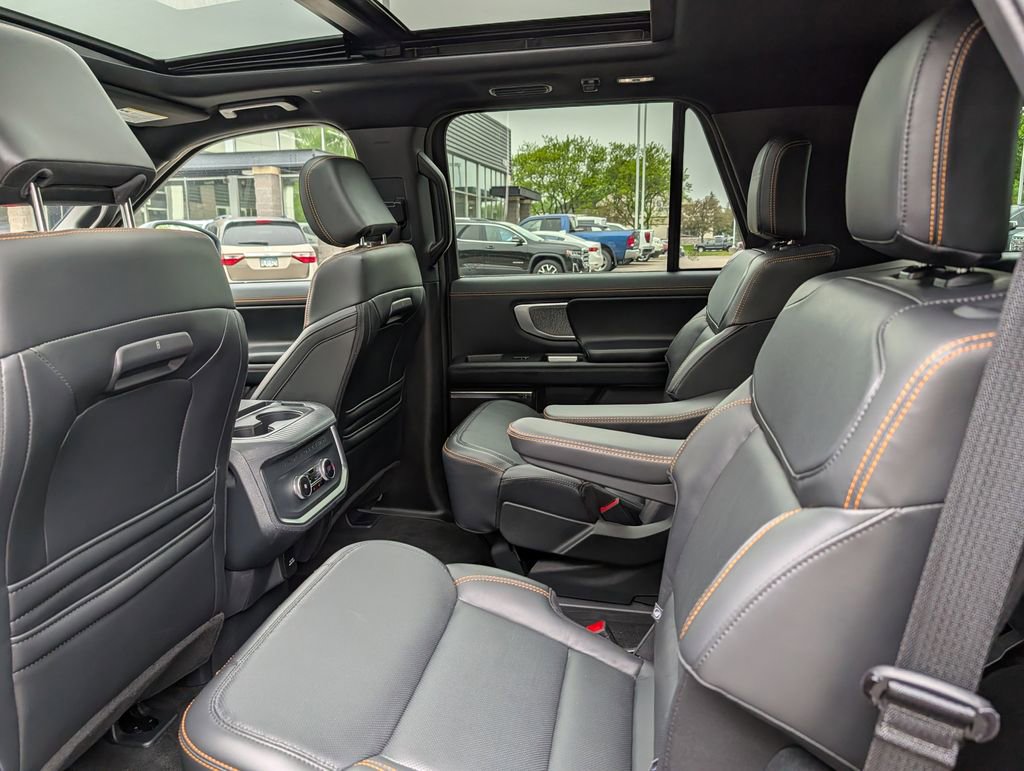 Used 2025 Ford Expedition Tremor AWD/4WD image 30
