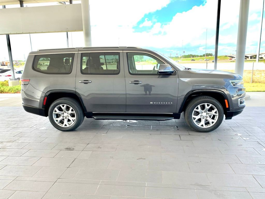 Used 2022 Jeep Wagoneer Series II AWD/4WD image 5