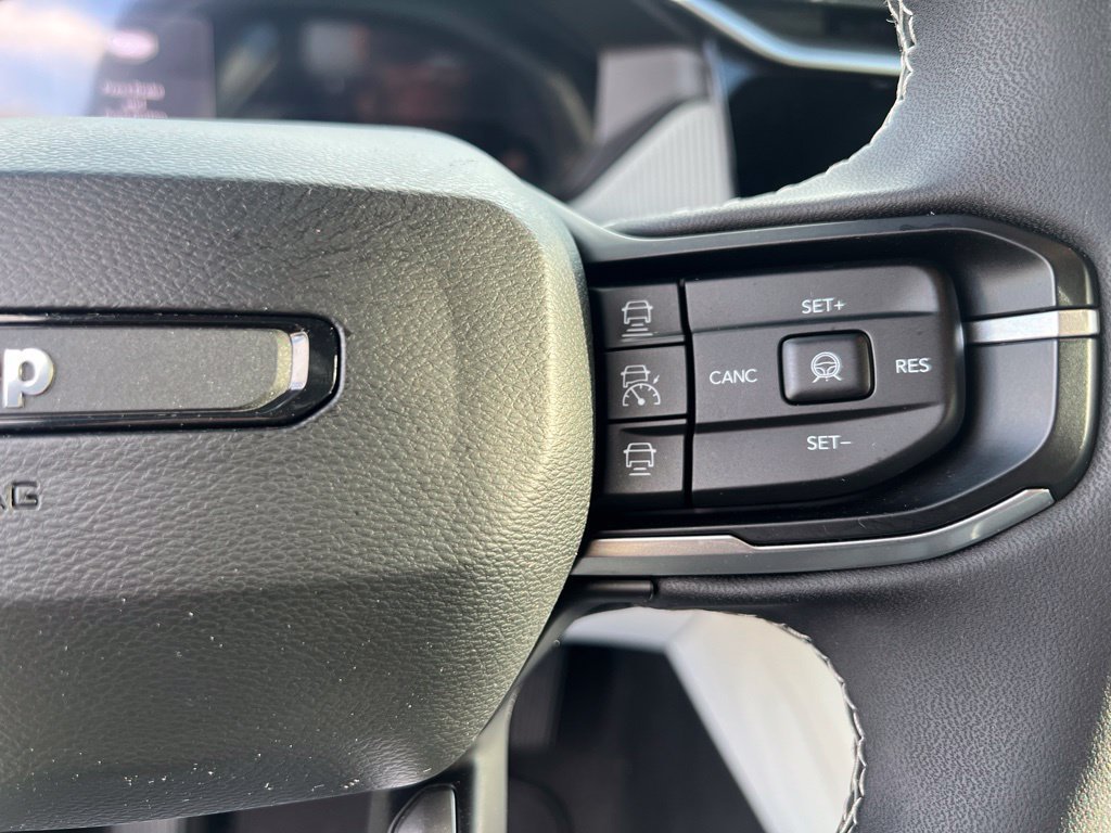Used 2026 Jeep Cherokee Laredo AWD/4WD image 30
