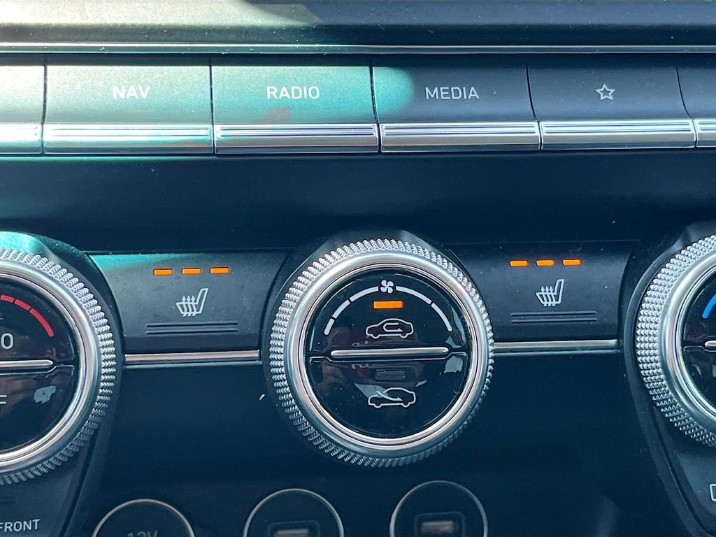 Used 2023 Genesis G70 2.0T RWD image 20
