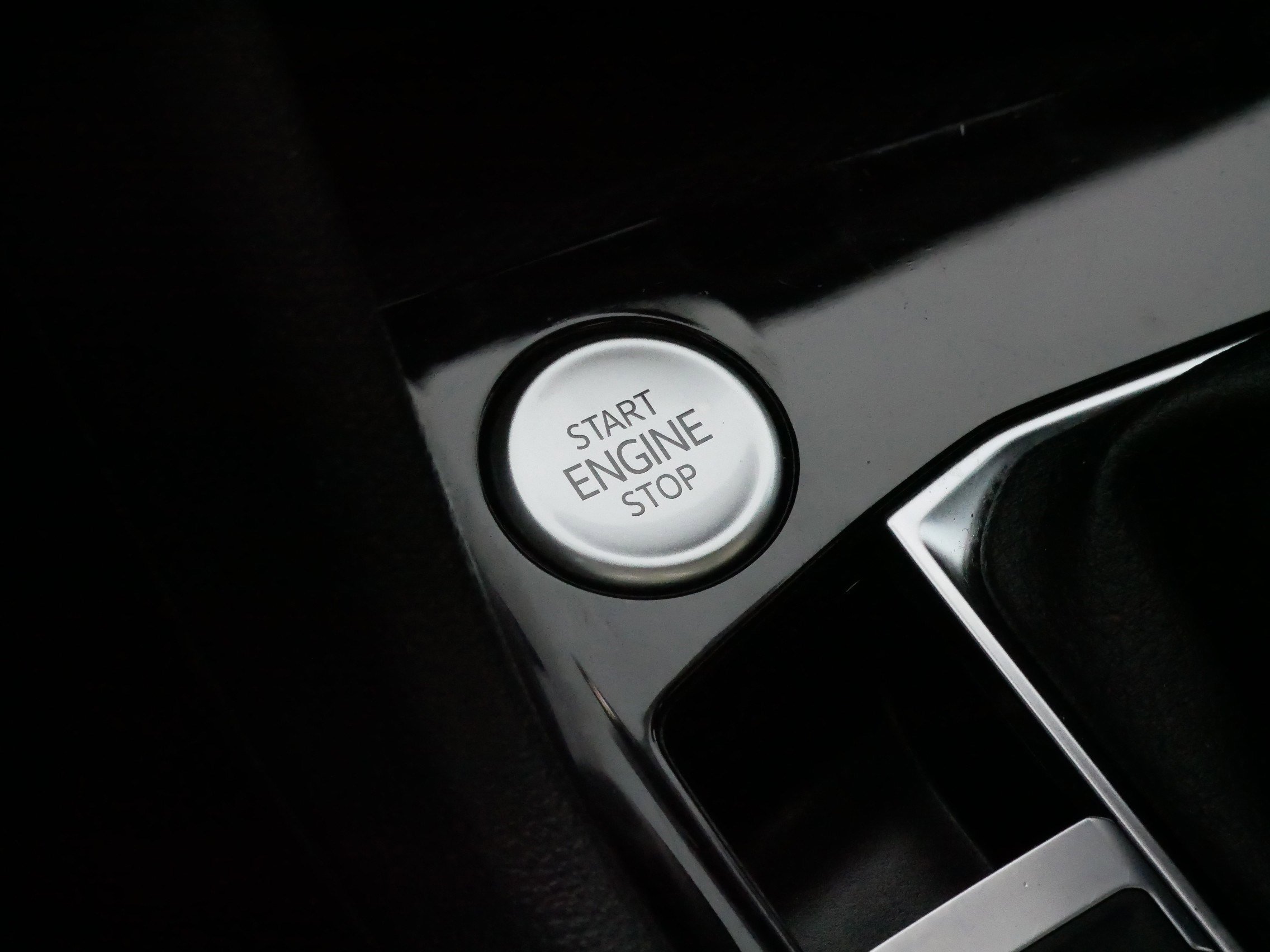 Certified 2023 Volkswagen Taos SEL image 29