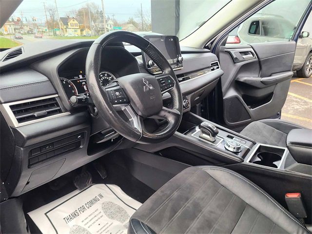 Used 2023 Mitsubishi Outlander SE image 12