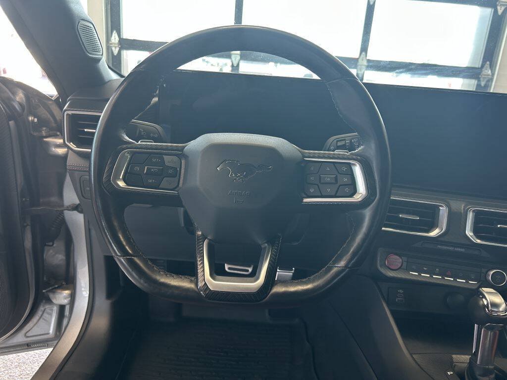 Used 2025 Ford Mustang GT Premium RWD image 14