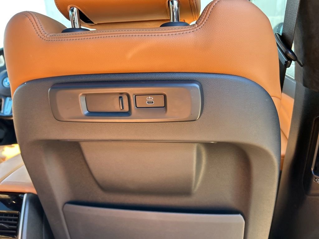 Used 2021 BMW X7 xDrive40i w/ M Sport Package image 25