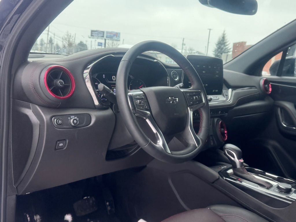 Used 2025 Chevrolet Blazer RS FWD image 8