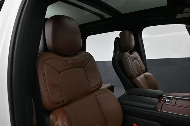 Certified 2023 Lincoln Navigator Reserve AWD/4WD image 33