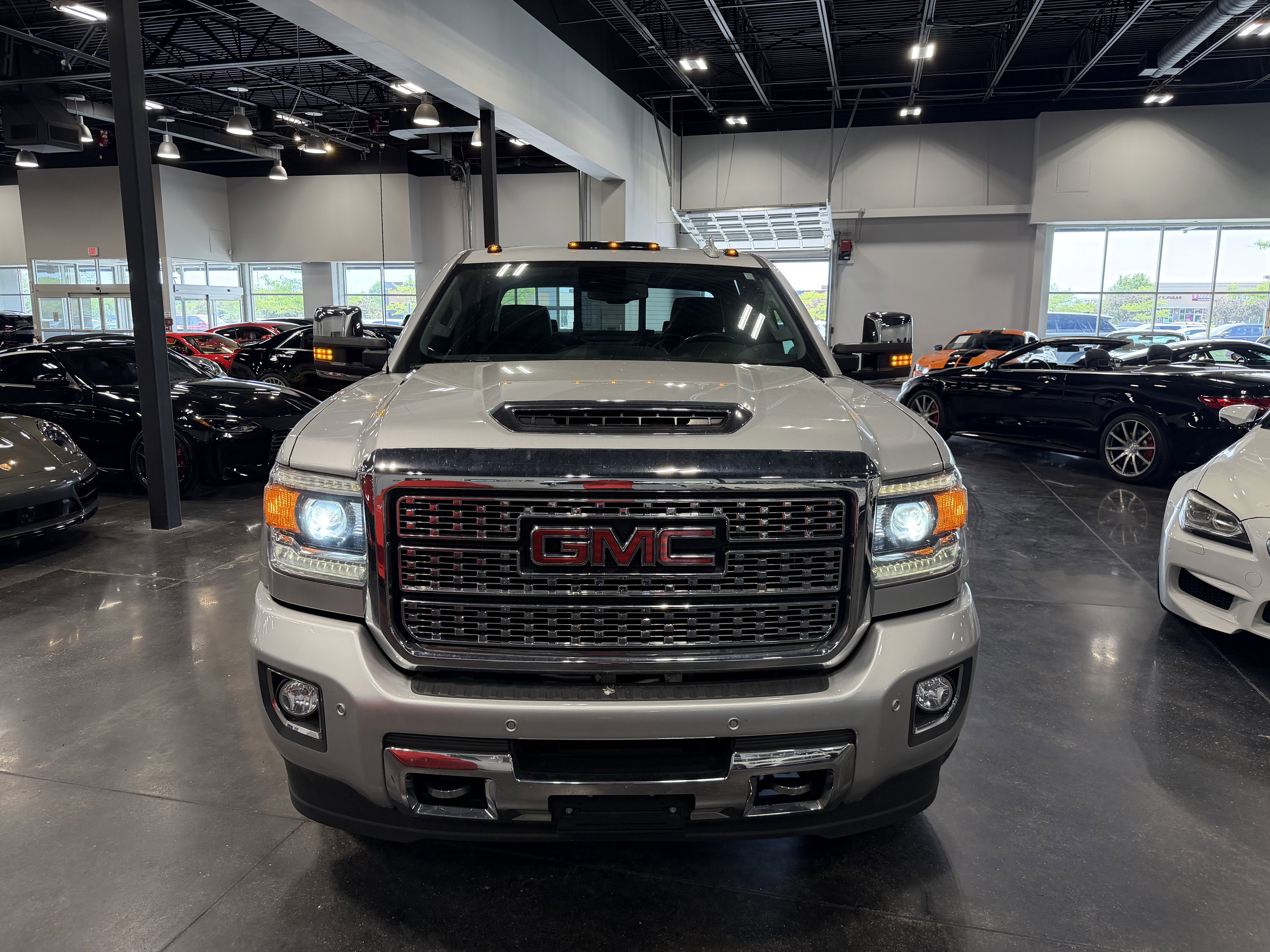 Used 2018 GMC Sierra 3500 Denali w/ Duramax Plus Package AWD/4WD image 8