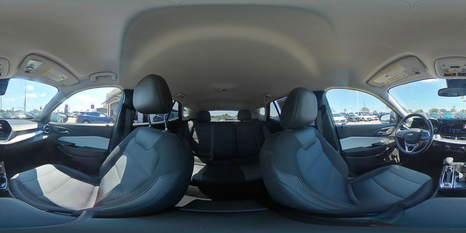 Used 2025 Chevrolet Trax LT w/ LT Convenience Package FWD image 41