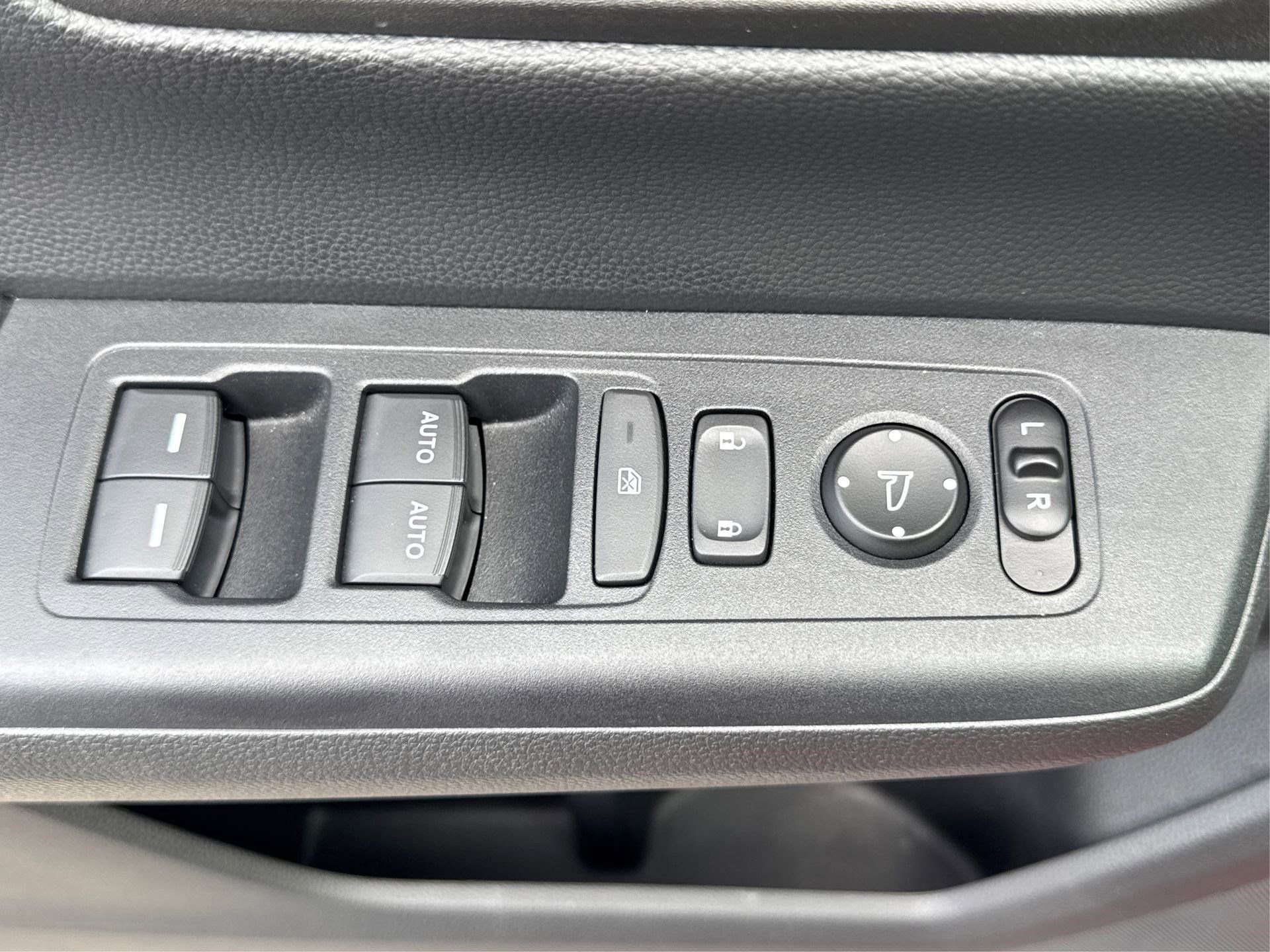 Used 2023 Honda CR-V Sport image 38