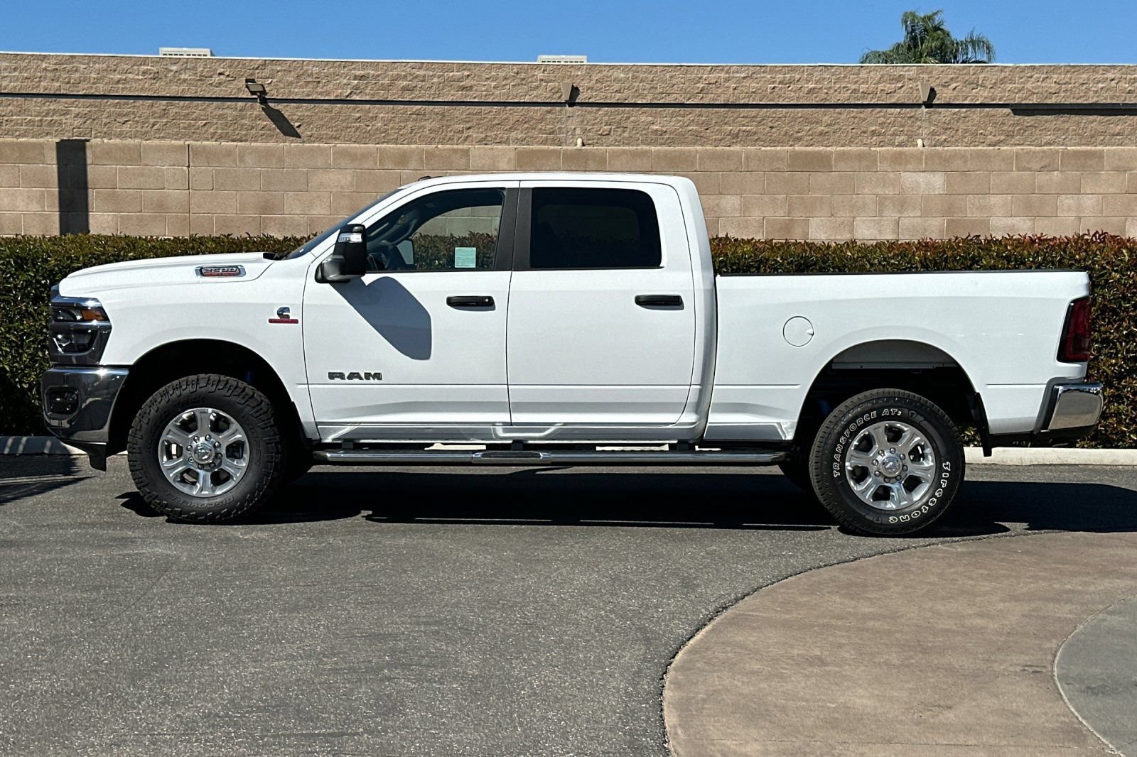 Used 2025 RAM 2500 Big Horn AWD/4WD image 7
