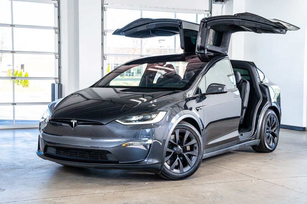 Used 2024 Tesla Model X image 2