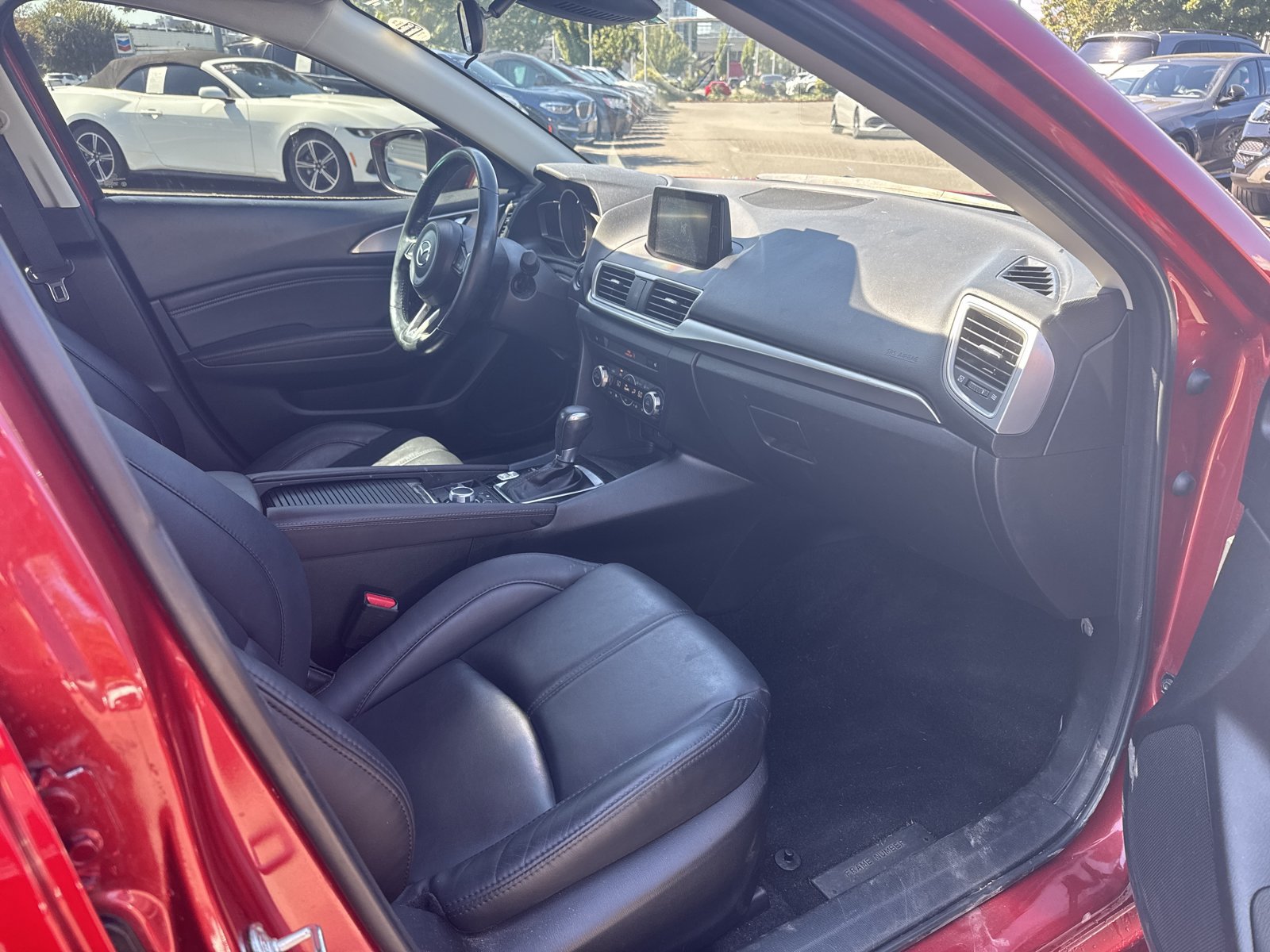 Used 2018 MAZDA MAZDA3 Touring FWD image 13