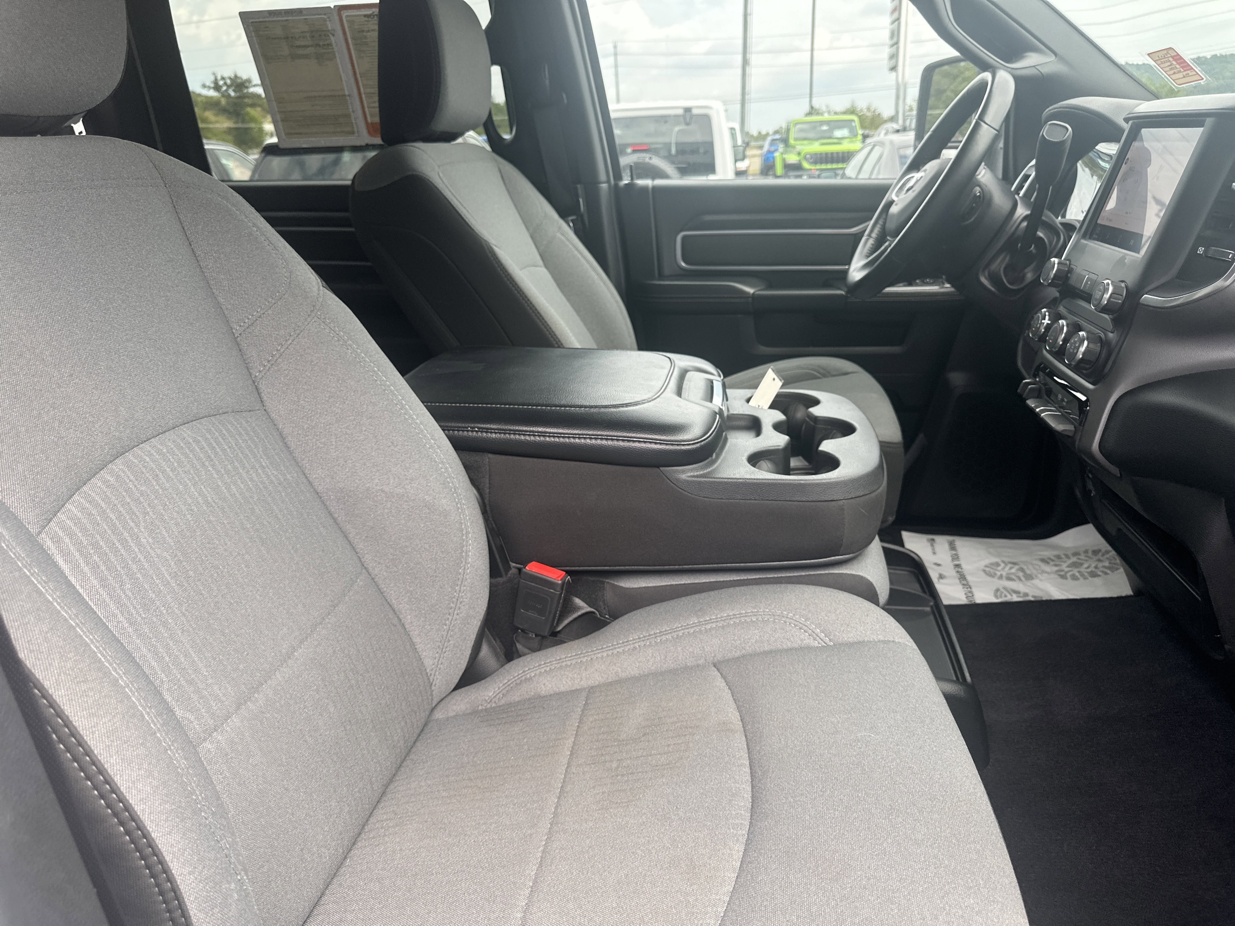 Used 2024 RAM 2500 Big Horn image 31