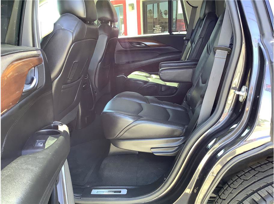 Used 2016 Cadillac Escalade Luxury RWD image 9